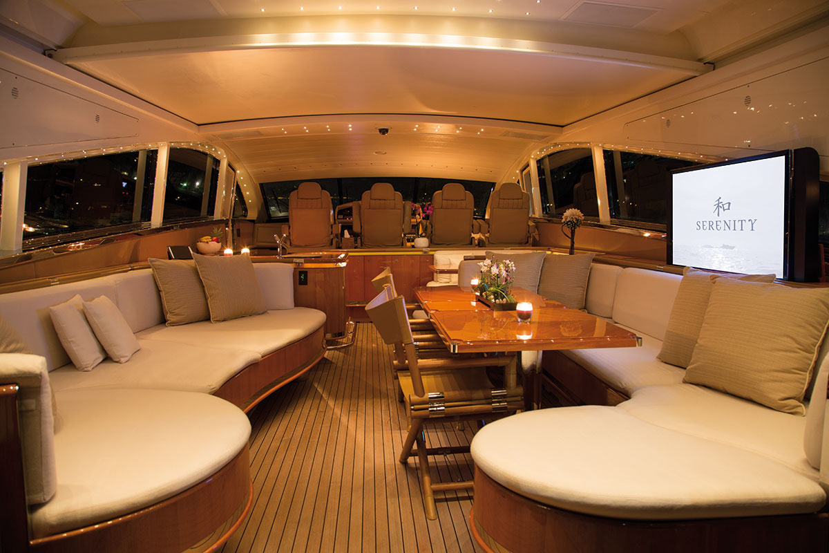 Yacht SERENITY ATLANTIC -  Main Salon.jpg