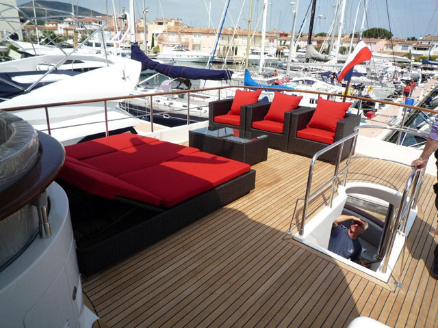 Yacht SILVER FOX -  Flybridge Sunbeds.jpg