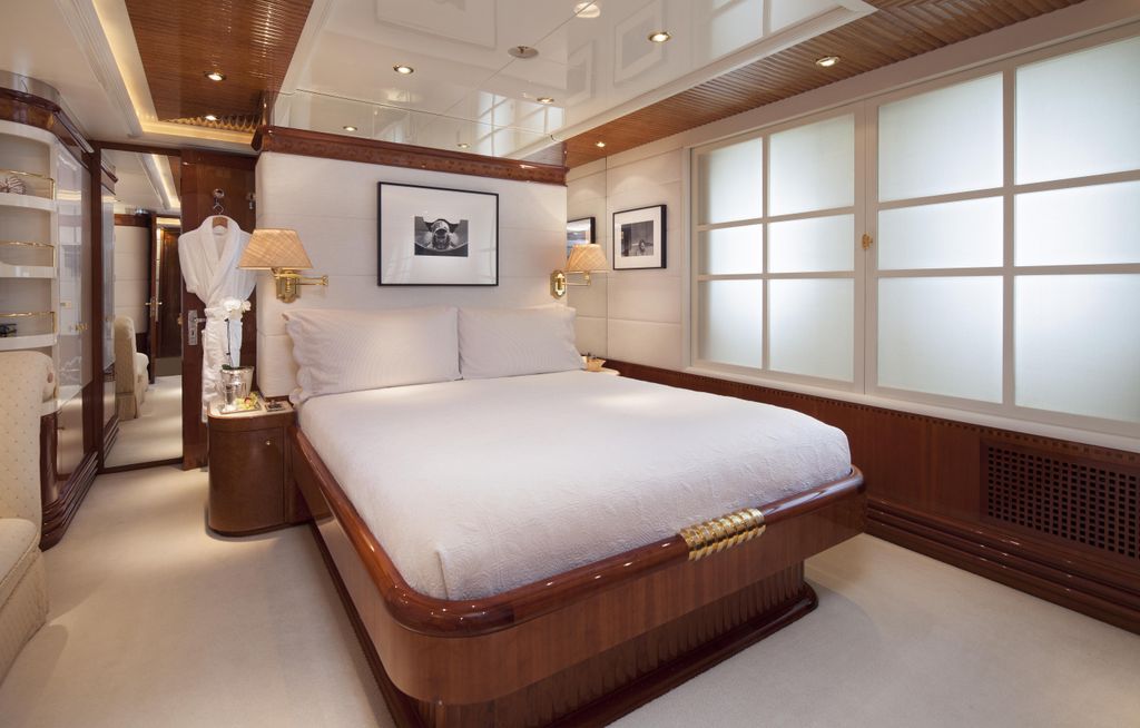 Yacht STARFIRE -  Double Cabin.jpg