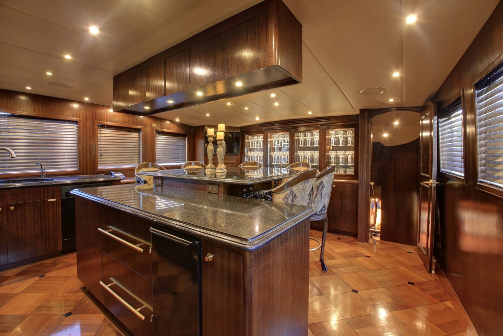 Yacht SUNDAY MONEY - 002.JPG