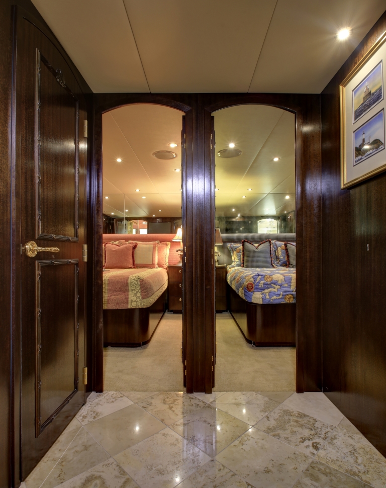 Yacht SUNDAY MONEY - 021.JPG