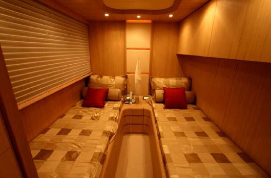 Yacht TEMPTATION DELTA -  Twin Cabin.jpg