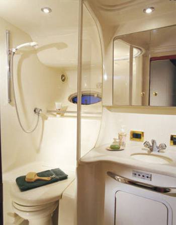 Yacht TOP SECRET -   Guest Ensuite.jpg