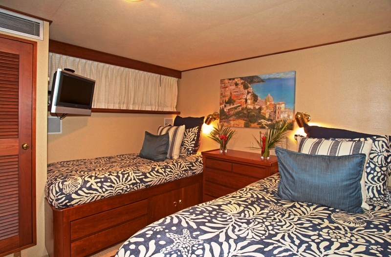 Yacht TRILOGY -  Twin Cabin.jpg