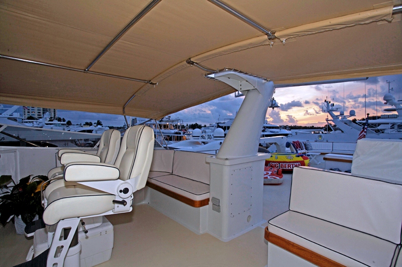 Yacht TRILOGY -  Upper deck Helm.jpg
