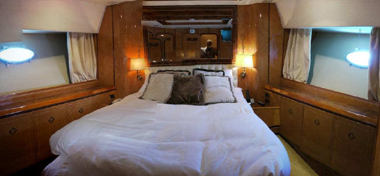 Yacht The Bridge -  VIP Cabin.jpg