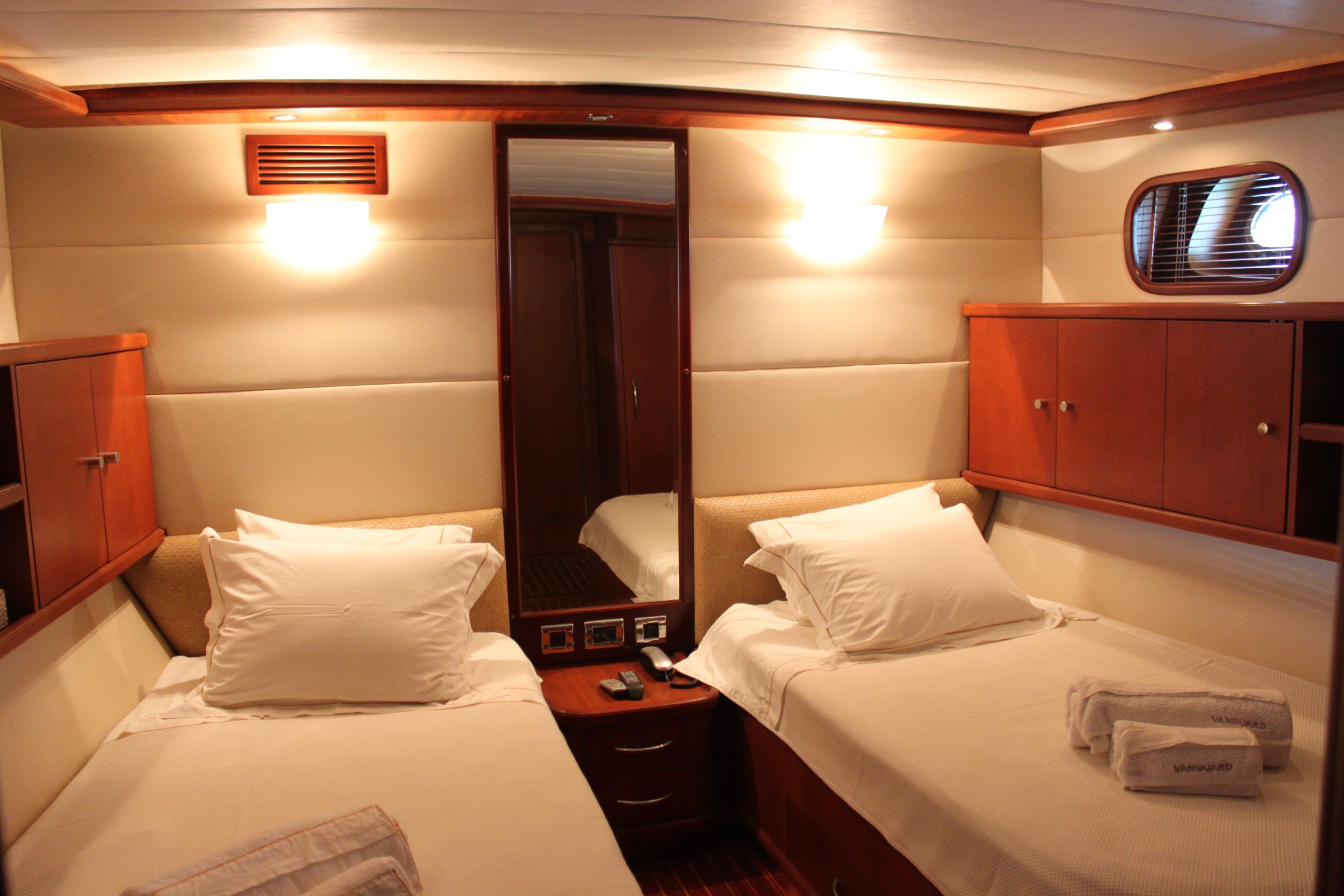 Yacht VANGUARD -  Twin Cabin.JPG