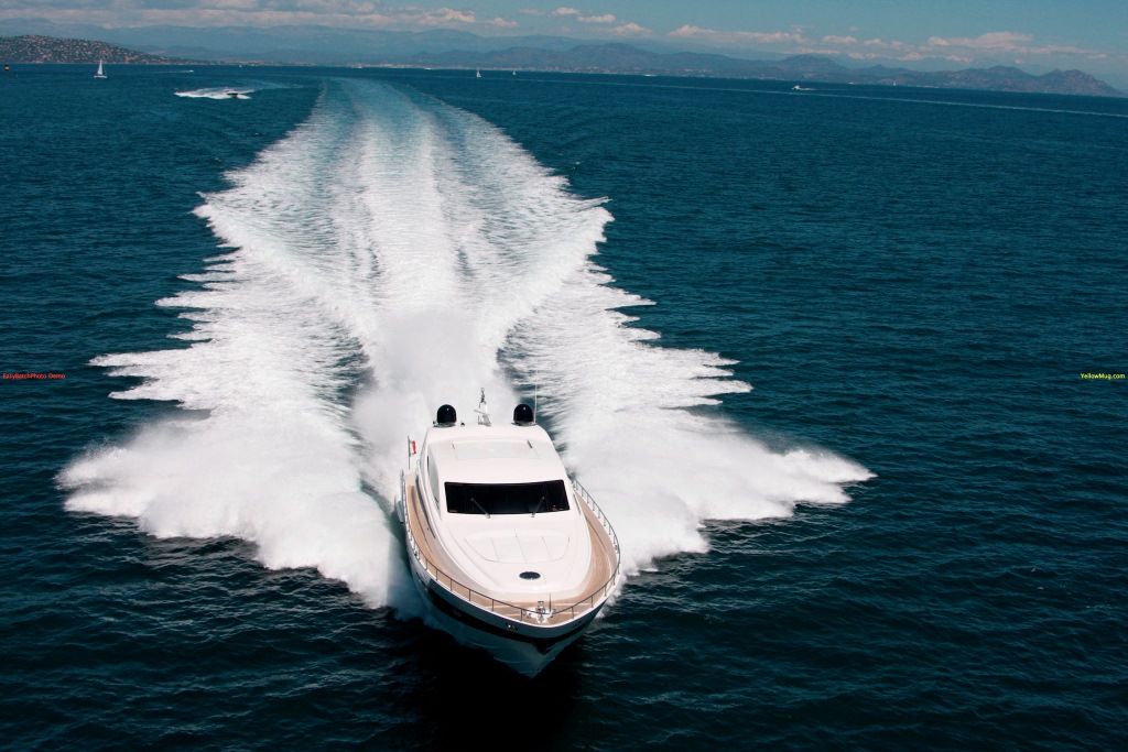 Yacht WELL DONE -  Main.jpg