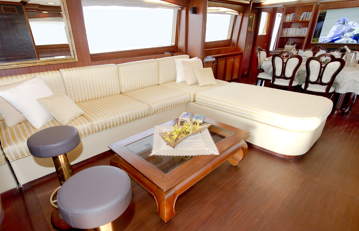 Yacht WOLF TWO -  Main Salon Seating.jpg