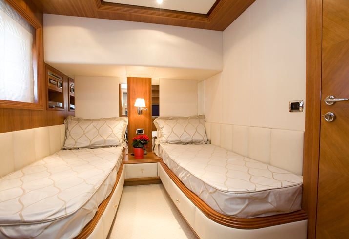 Yacht YUMI -  Twin Cabin.jpg