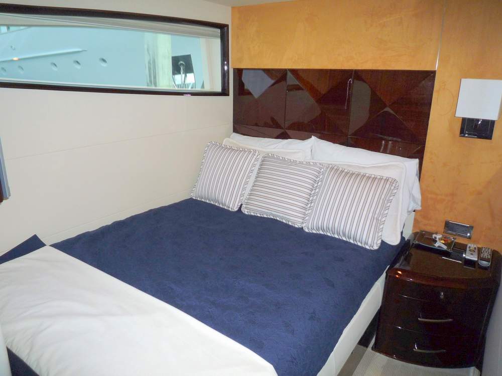 Yacht ZION -  Guest Cabin.jpg