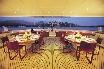 Yacht-7000-12.jpg