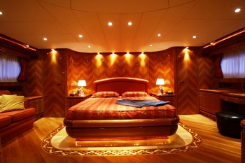 Zaliv II -  Master Cabin.jpg