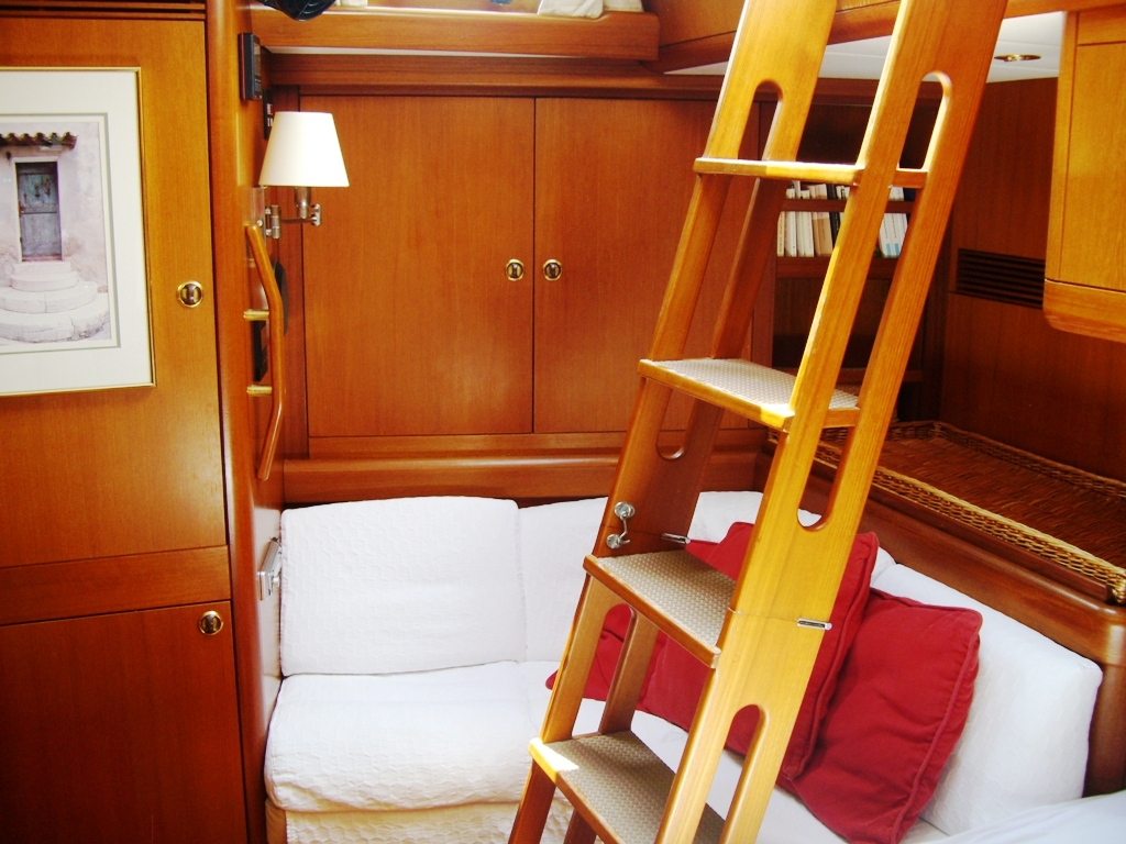 kia ora III master cabin 1.jpg