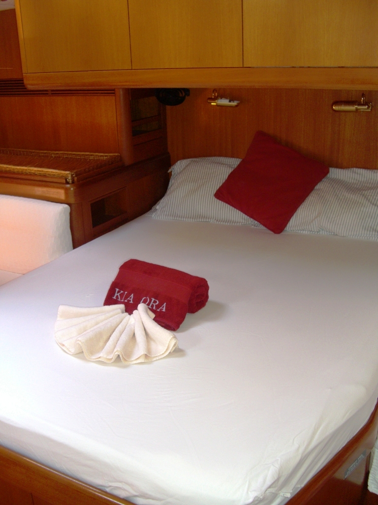 kia ora III master cabin.jpg