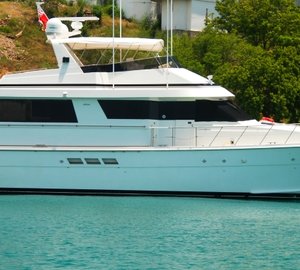 Beautiful Hatteras 80 Charter Yacht KNOT TIDE underway