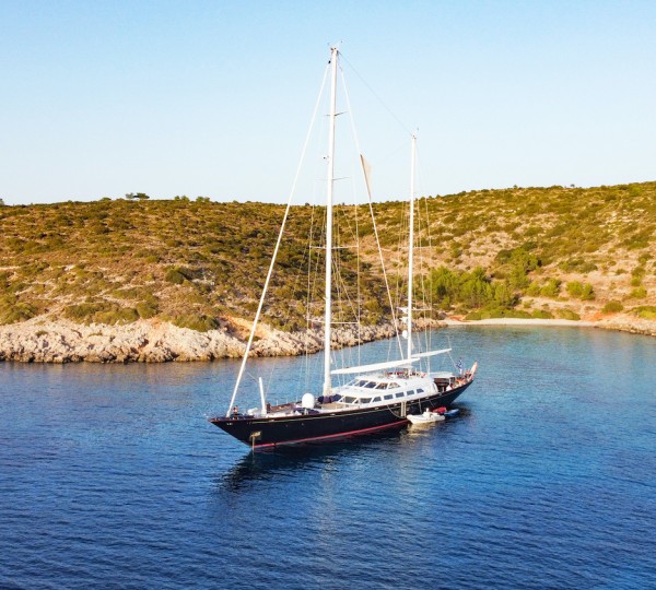 Video: 60m Perini Navi sailing yacht SEAHAWK at Loro Piana Caribbean Superyacht Regatta & Rendezvous 2014