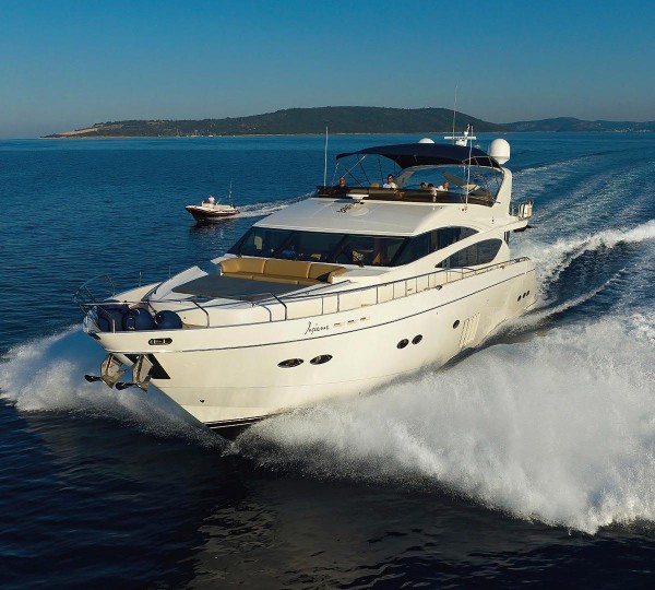 Video presenting new Princess 82 Yacht by Princess Yachts