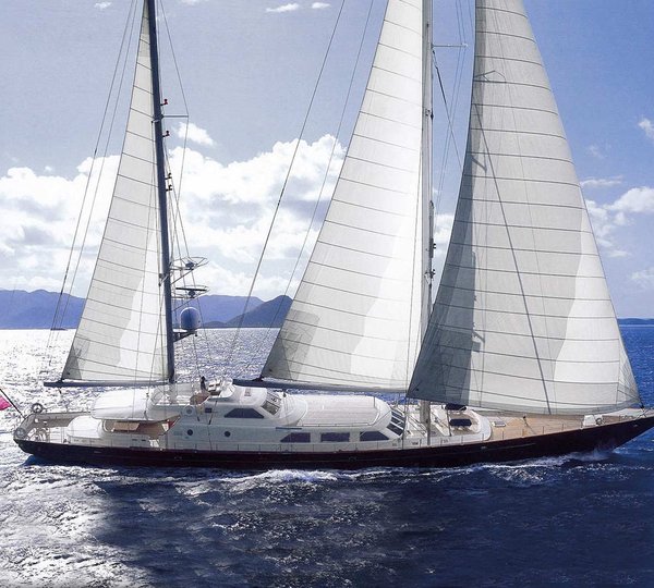 Video: 56m Perini Navi sailing yacht FIDELIS