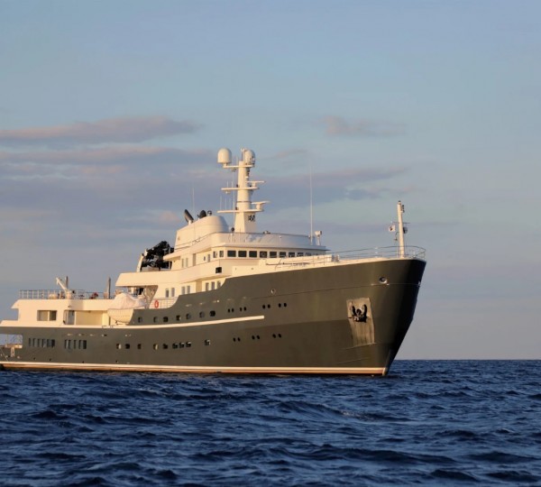 Arrival of Impressive 62M Superyacht MERIDIAN by ICON Yachts at FLIBS 2015