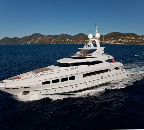 New Mondomarine Super Yacht M40 Explorer with delivery in early 2017