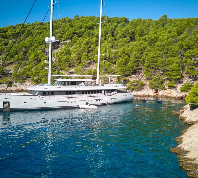 Luxury Yacht OMNIA