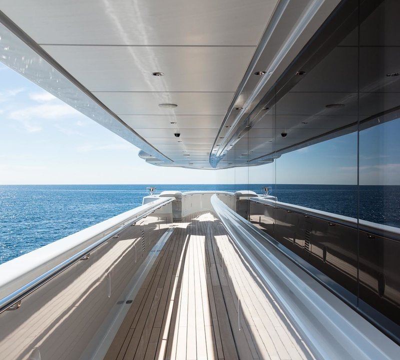 The 115m Yacht LUNA