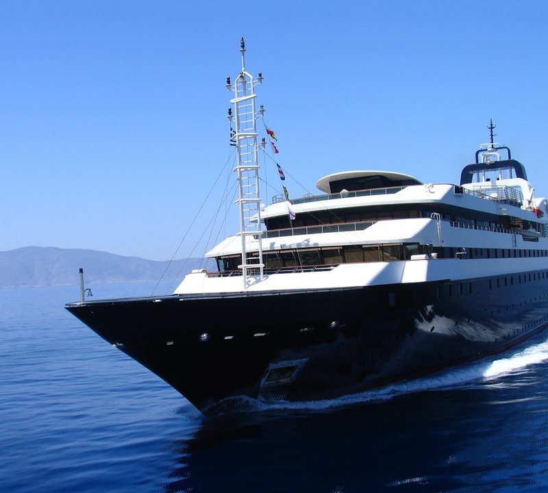 Cruising On Board Yacht TURAMA