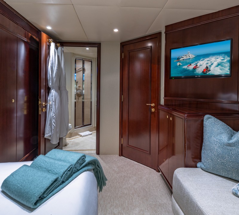 Guest cabin
