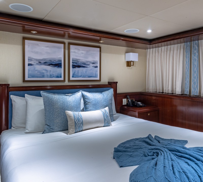 King guest cabin