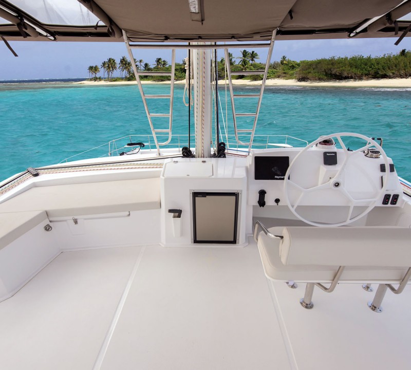 Flybridge helm station