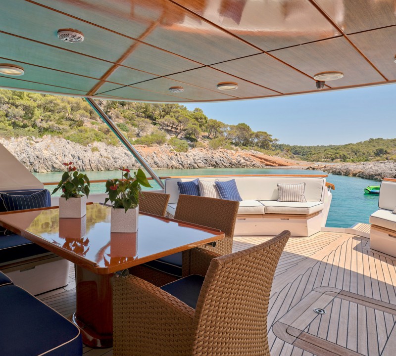 Main deck aft