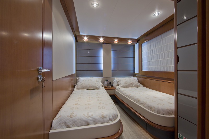 The 23m Yacht LOW BLOW
