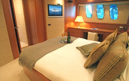 The 23m Yacht NEW BEGINNINGS OF LONDON