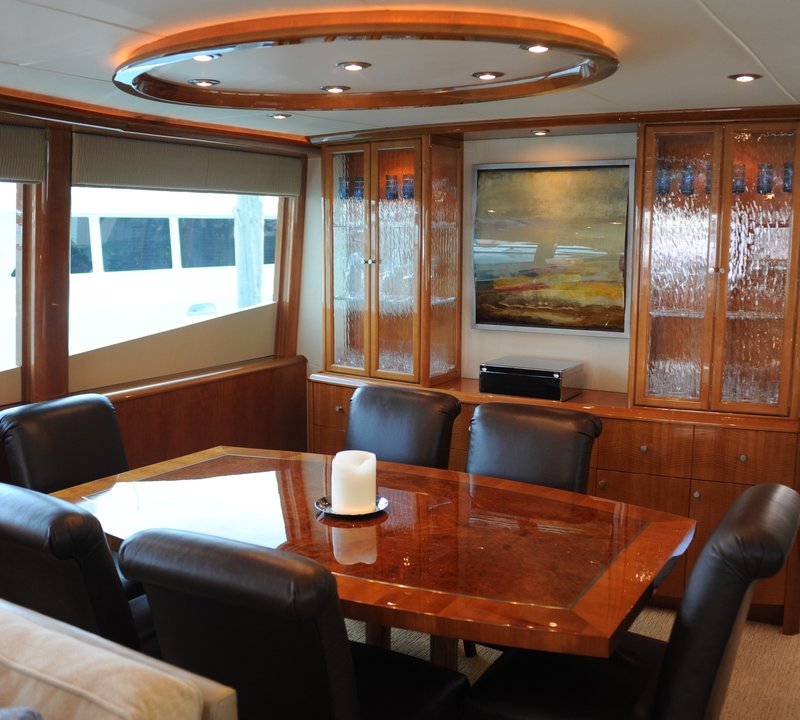 The 25m Yacht CHIP