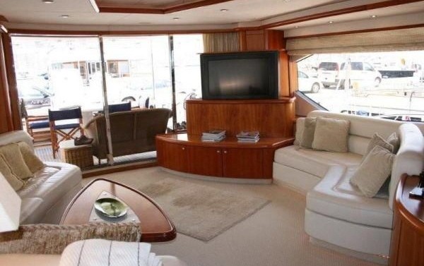 The 25m Yacht LUCKY BEAR