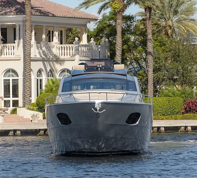 The 25m Yacht PERSHING 82