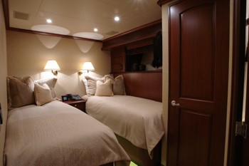 The 25m Yacht SEAS THE MOMENT