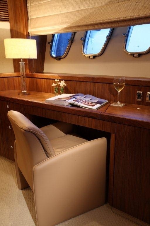 The 28m Yacht HONEY BEAR