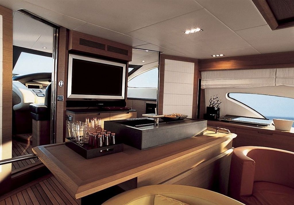 The 30m Yacht CRYSTAL