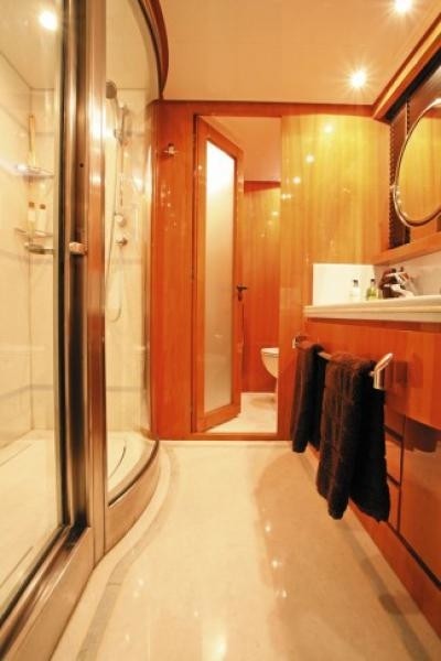 The 30m Yacht LADY LUCK
