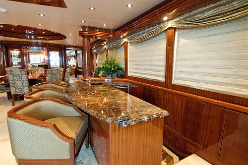 The 30m Yacht LIMITLESS