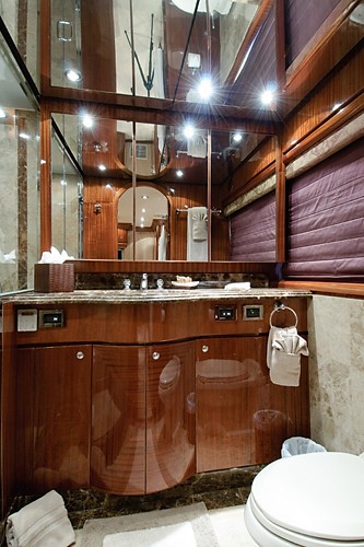 The 30m Yacht LIMITLESS