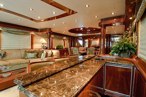 The 30m Yacht LIMITLESS