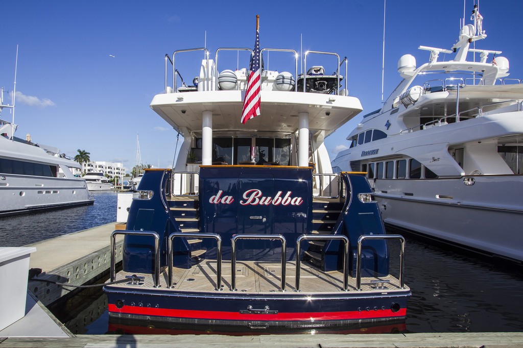 The 30m Yacht LIMITLESS