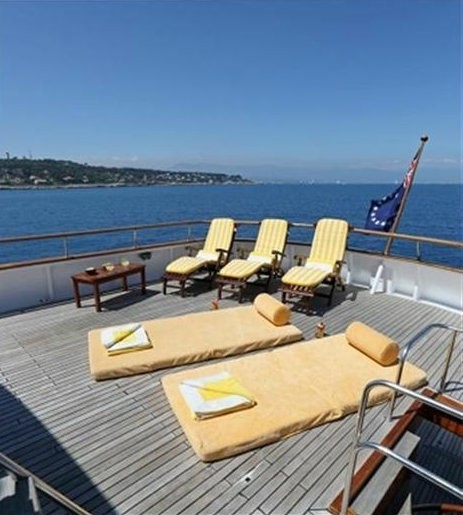 The 30m Yacht SPREZZATURA