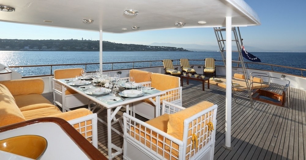 The 30m Yacht SPREZZATURA