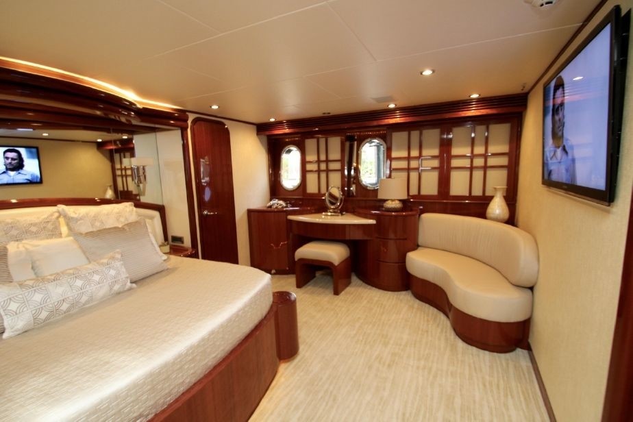 The 32m Yacht EXIT STRATEGY