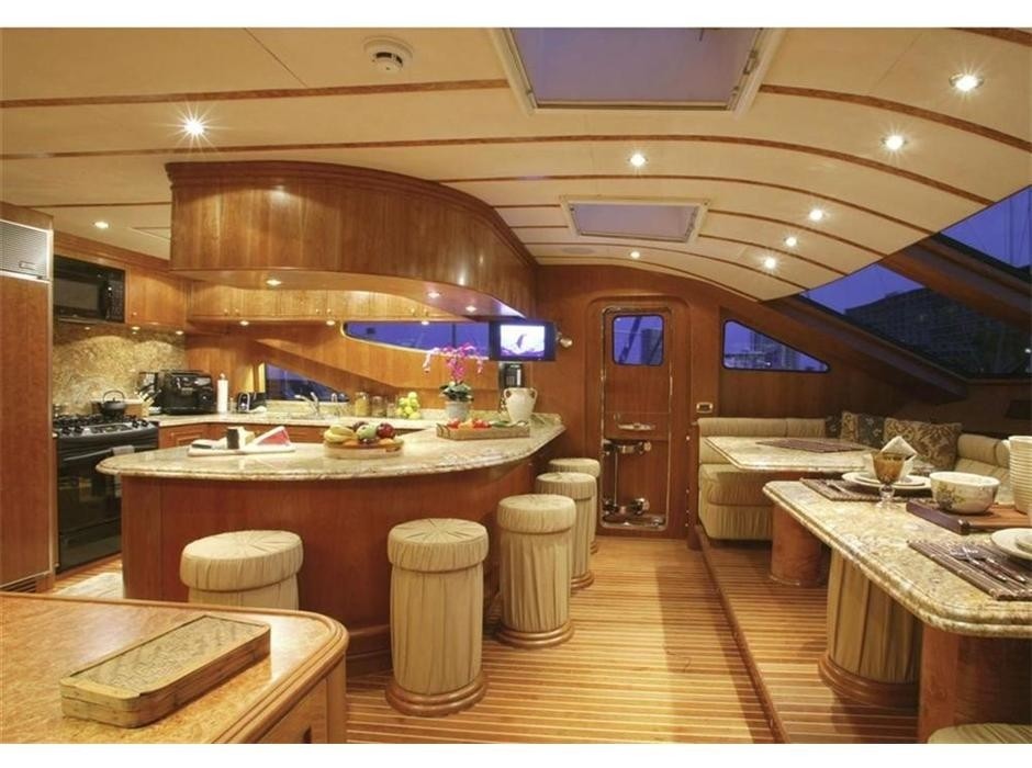 The 32m Yacht MAXIMUS II
