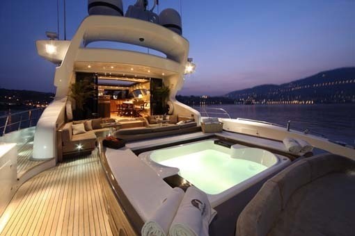 The 32m Yacht SAMIRA